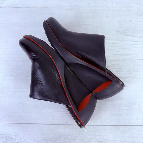 Naot Evening Mule Clogs Black EU 38 US 7.5 Madras Leather Red Accent Slip On - Picture 12 of 16